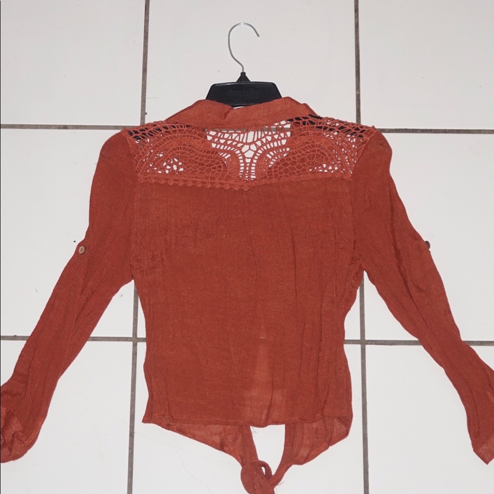 Brown, Top